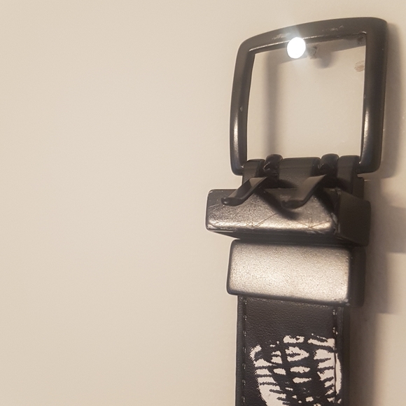 💲5️⃣ in 🛍️of2+ [TONY HAWK] Reversible Skull Belt - Picture 3 of 10